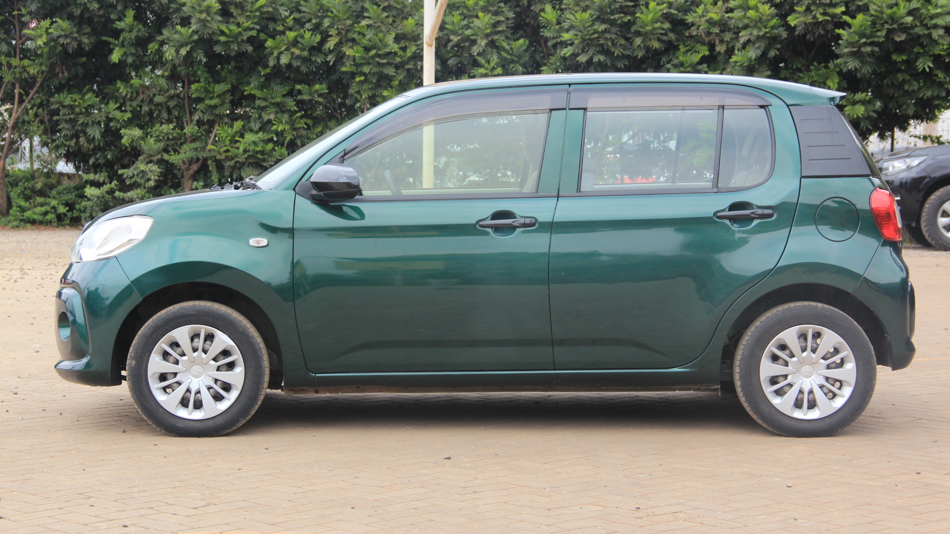 Daihatsu Boon - Efficient & Urban‑Friendly - Image 7